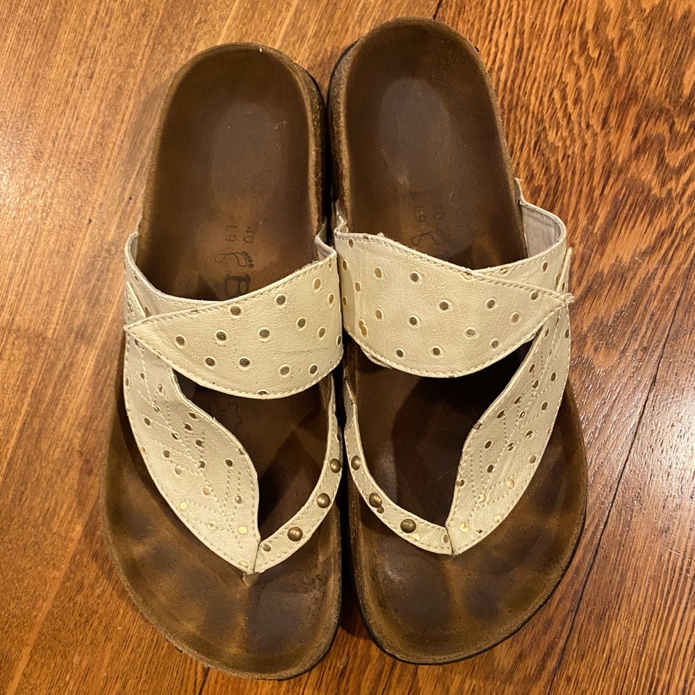 Betula (Birkenstock) Tan Leaf Thong Sandal